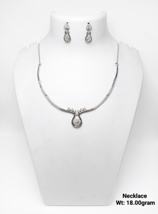 Elegant 925 Sterling Silver Necklace and Earring Set - 18g
