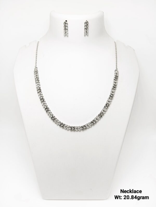 Elegant 925 Sterling Silver Necklace and Earring Set - 20g