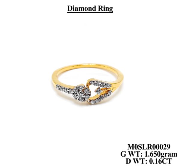 Ladies Diamond Ring in 18KT Yellow Gold 18