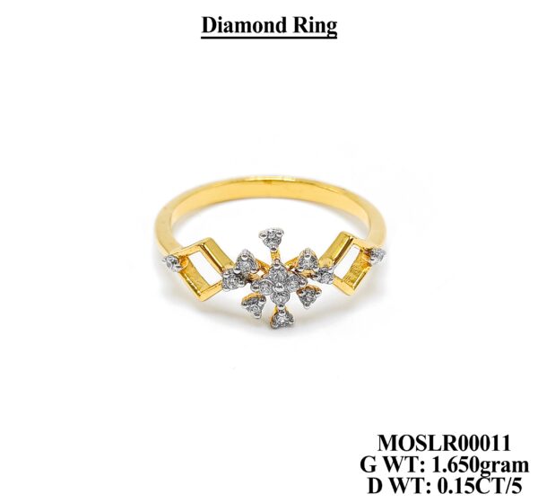 Ladies Diamond Ring in 18KT Yellow Gold 23