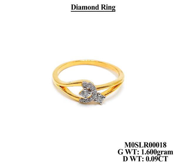 Ladies Diamond Ring in 18KT Yellow Gold 41