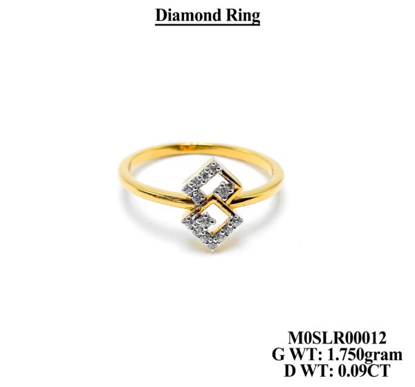 Ladies Diamond Ring in 18KT Yellow Gold 32
