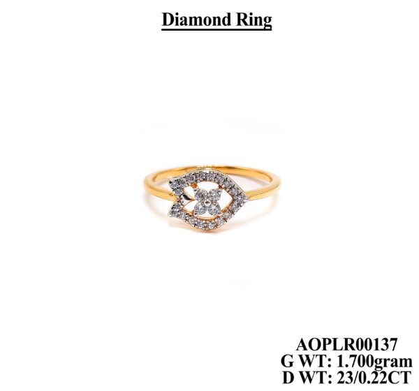 Ladies Diamond Ring in 18KT Yellow Gold