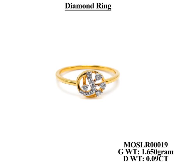 Ladies Diamond Ring in 18KT Yellow Gold 4