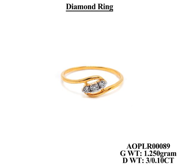 Elegant Trilogy Diamond Swirl Ring in Gold