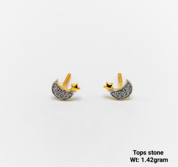 1.42g Lightweight Gold Moon and Star Studs with Sparkling Cubic Zirconia