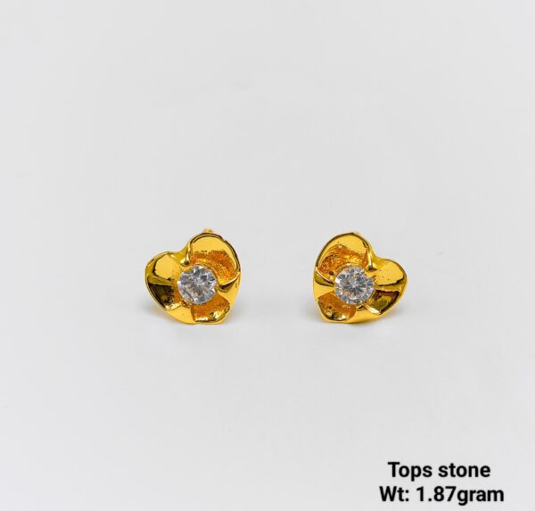 Lightweight gold hanging earrings for western outfit