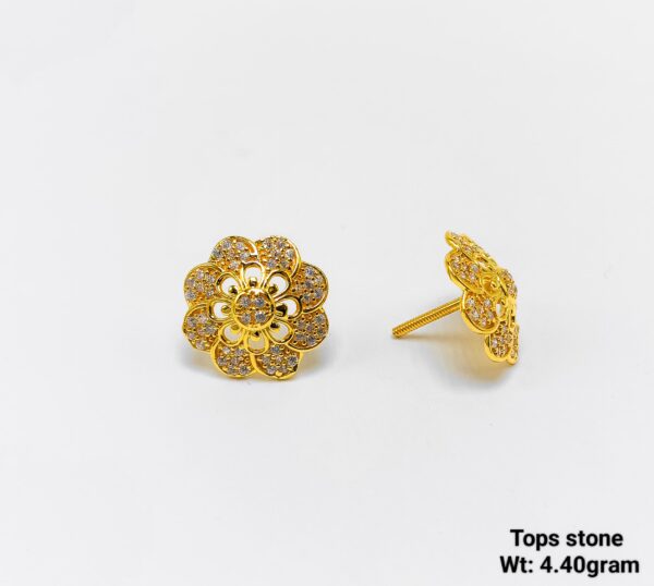 1.80g Classic Gold Flower Stud Earrings with Diamond Look Center
