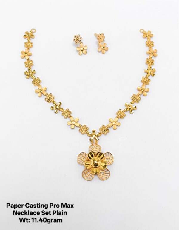 Lightweight Gold Necklace Set for Daily Wear – Paper Casting Design