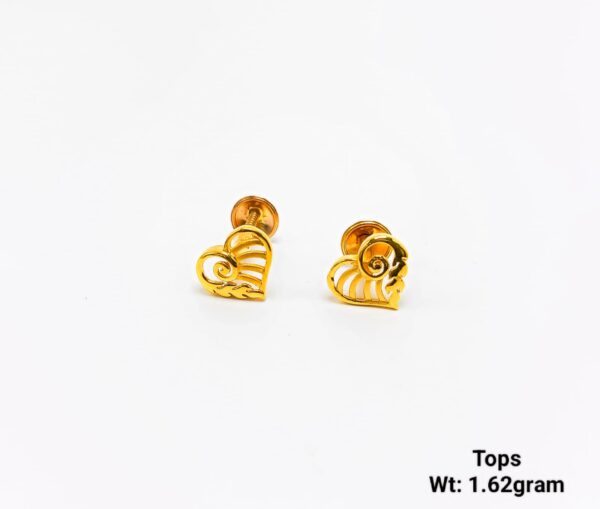 22K Yellow Gold Heart Stud Earrings - 1.62 Grams Lightweight Jewelry