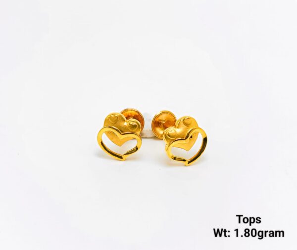 Elegant Heart-Shaped Gold Tops with Floral Motif - 1.8g Designer Studs