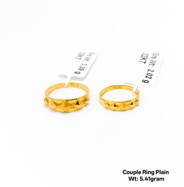 916 Hallmark 22K Yellow Gold Matching Wedding Couple Rings - 6.41g
