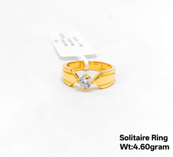 18K Yellow Gold Men's Signet Ring with Sparkling Stone - 4.60g
