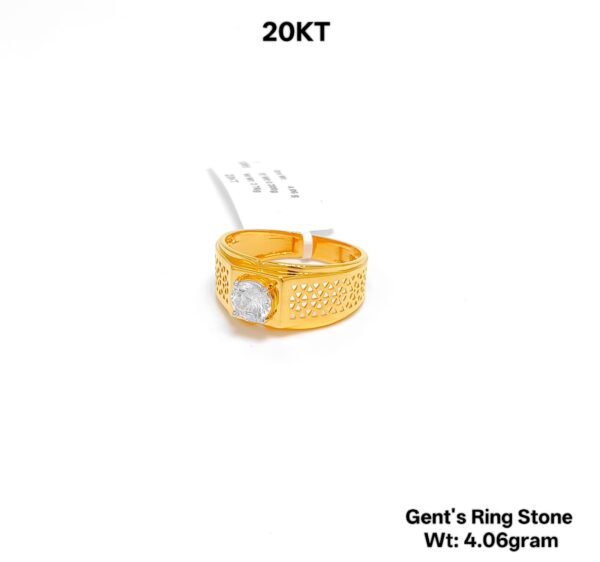 22KT Yellow Gold Gents Stone Studded Ring - 4.06 Grams