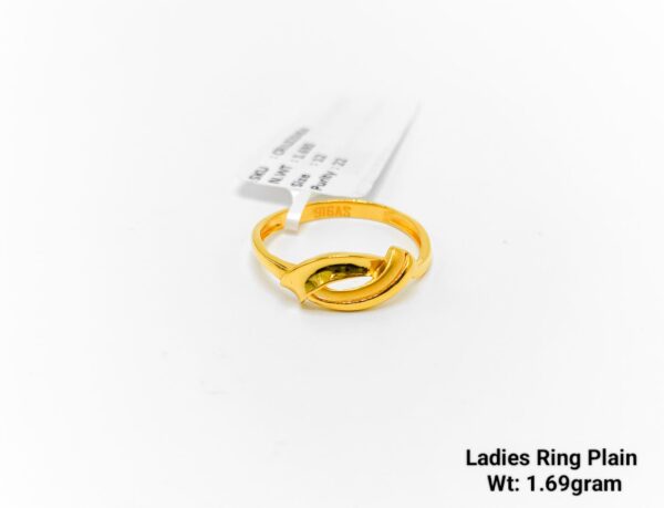 22K Yellow Gold Elegant Plain Ladies Ring - 1.69 Grams