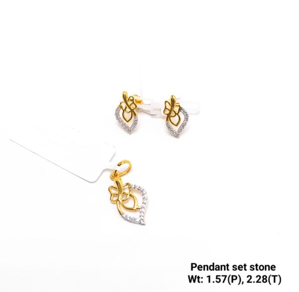 22KT Yellow Gold Stone Studded Pendant and Earring Set - Appox 4g