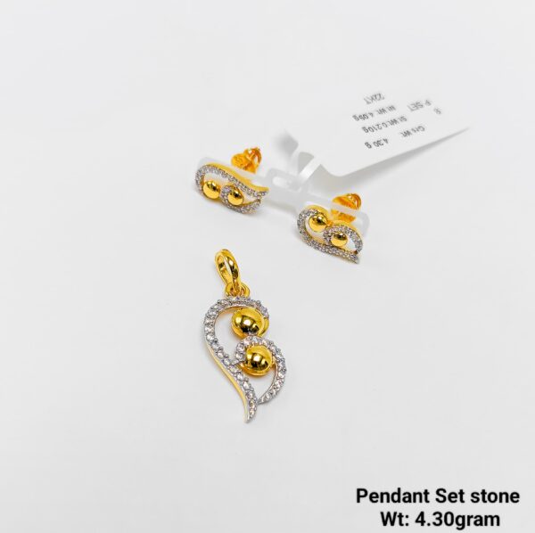 22KT Yellow Gold Stone Pendant and Earring Set - 4.30g Luxury Jewelry
