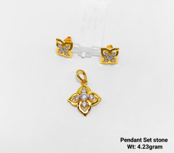 Designer Cubic Zirconia Gold Pendant Set - Elegant 4.23g Pendant