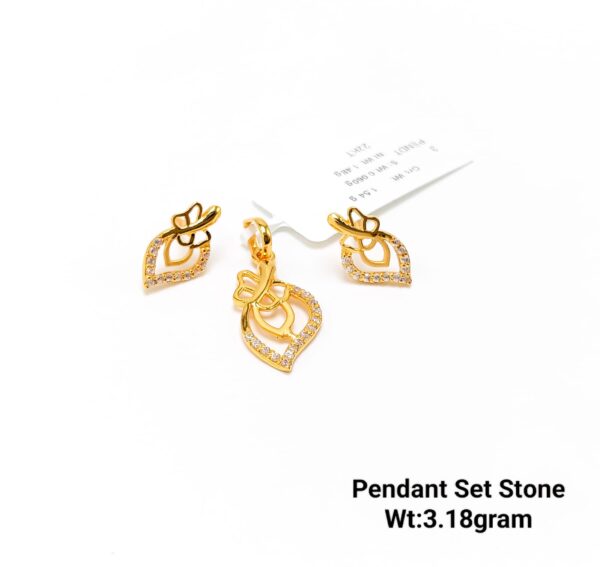 Designer Cubic Zirconia Gold Pendant Set - Elegant 3.18g Pendant