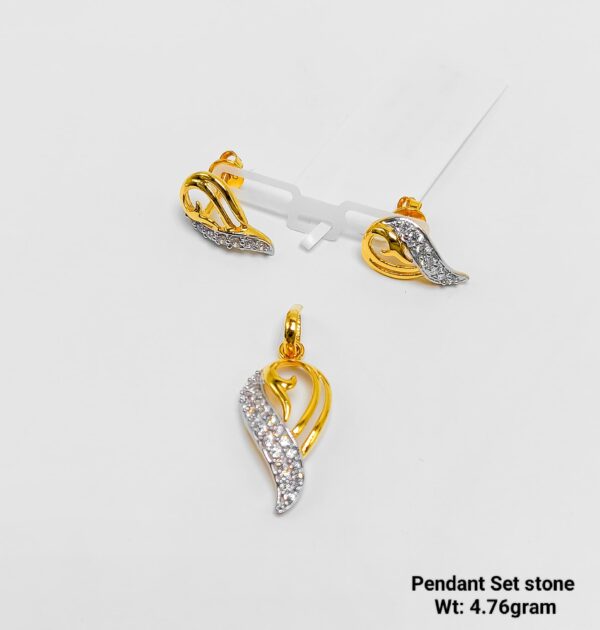 Designer Cubic Zirconia Gold Pendant Set - Elegant 4.76g Pendant