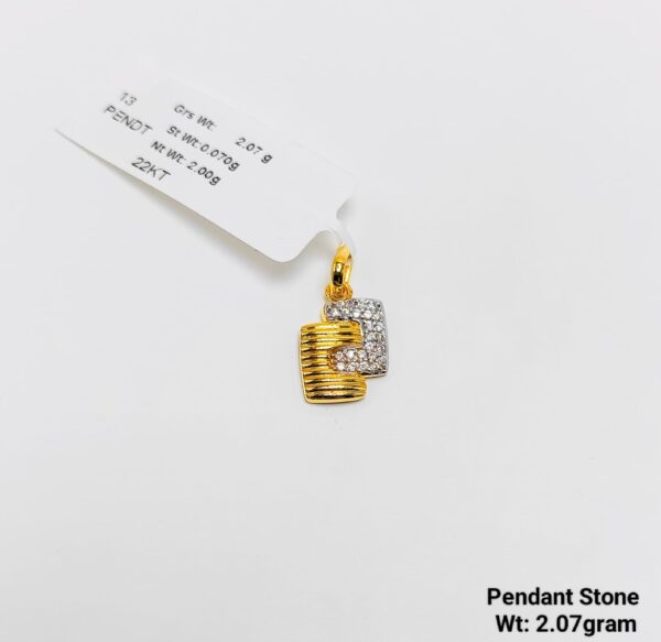 22KT Yellow Gold Pendant with Diamond-Cut Stone Accents - 2.07g