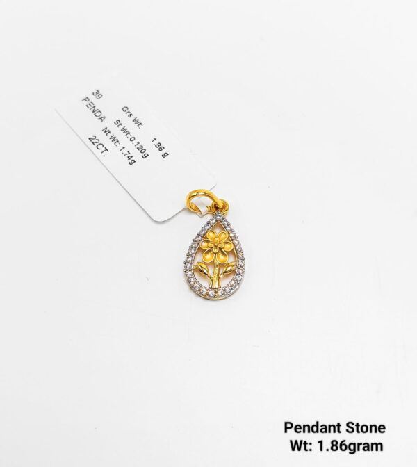 18K Yellow Gold Flower Pendant with Sparkling Zirconia - 1.86g
