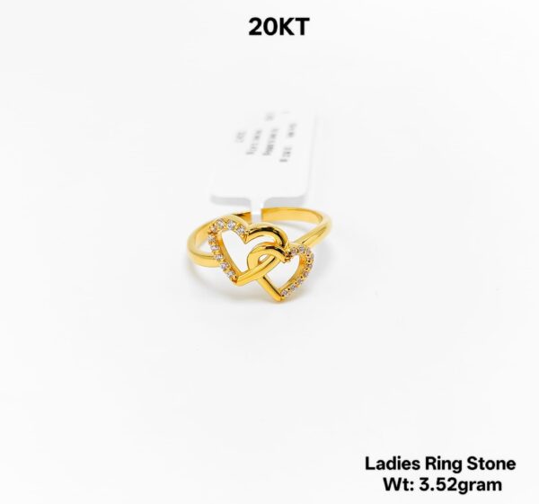 Elegant Yellow Gold Ring with Sparkling Cubic Zirconia Stones - 3.52g