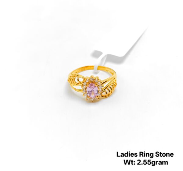 Elegant Yellow Gold Ring with Sparkling Cubic Zirconia Stones - 2.55g