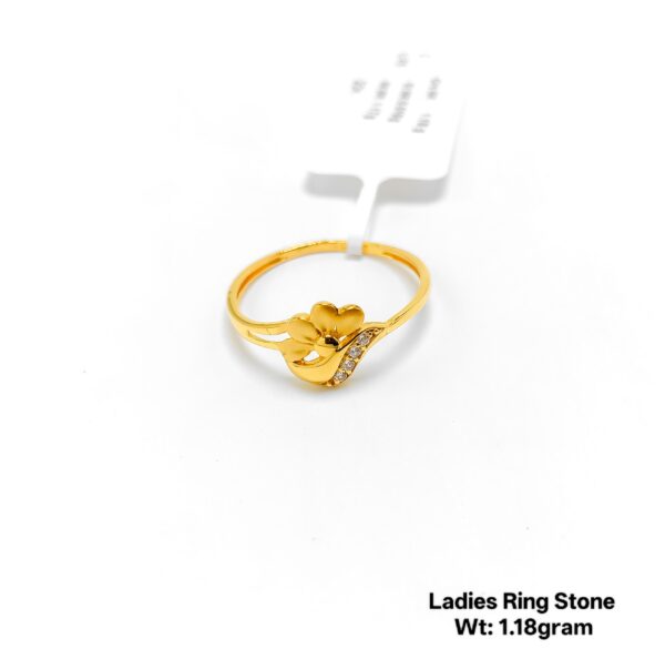 Sparkling Clear Stone Gold Floral Ring in 1.18 Gram Weight